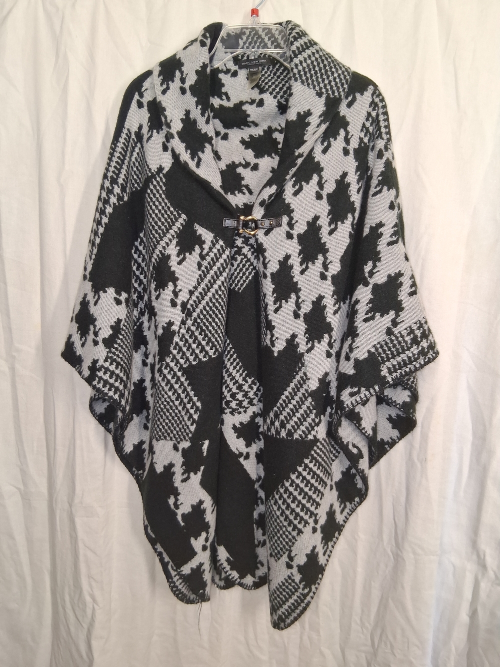 Marc New York Black and White Houndstooth Pattern Poncho